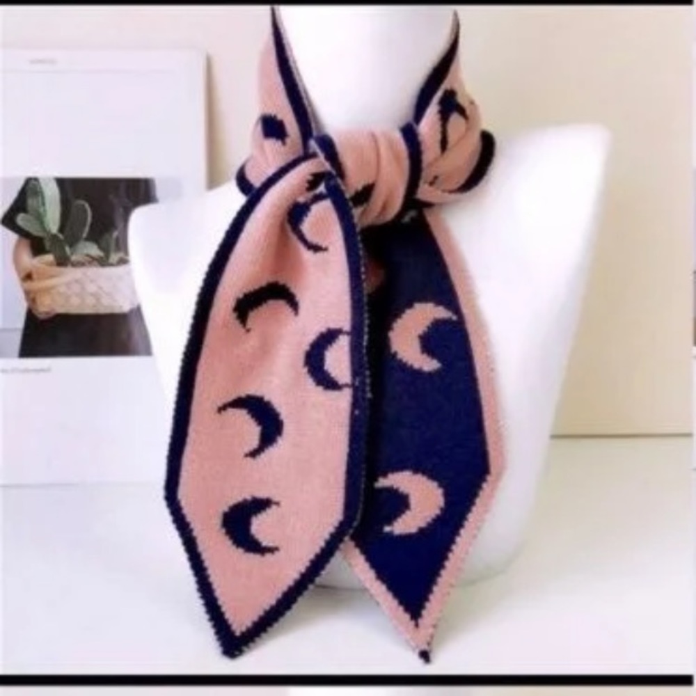 🌙 NWT CRESCENT MOON SCARF 🌙